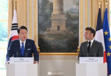 President Yoon dubs France 'Korea's longtime friend' at summit