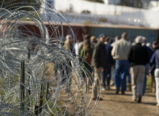 Supreme Court allows federal agents to cut razor wire Texas installed on US-Mexico border
