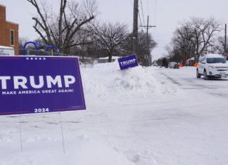 Trump handily wins 1st Republican presidential nomination contest