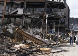 The earthquake in Japan leaves 94 dead and 242 missing