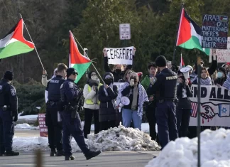 Biden is trying to balance Gaza protests and free speech rights as demonstrators disrupt his events