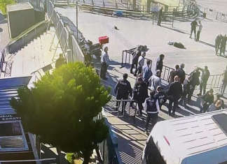 5 people wounded and 2 assailants shot dead during an attempt to attack a Turkish courthouse