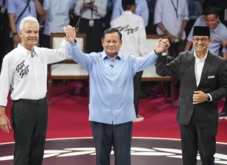 Ex-Gen. Prabowo leads Indonesia presidency race amid democracy threat