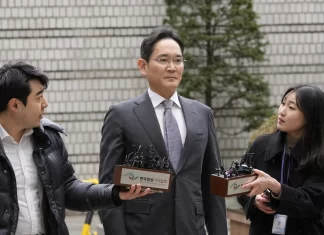 Samsung chief Lee Jae-yong is acquitted of financial crimes by South Korean court