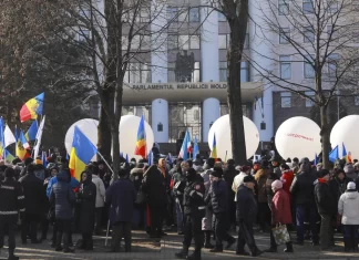 Thousands from Russia-friendly party join anti-government protest in Moldova’s capital