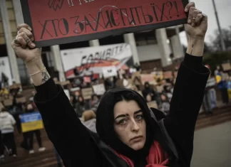 Poland demands explanation from Russia after a missile enters its airspace during attack on Ukraine