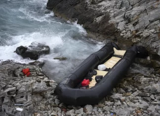 At least 8,500 migrants died on land and sea routes worldwide last year, the most in a decade