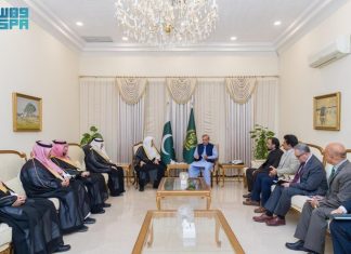 Pakistan PM receives MWL chief in Islamabad
