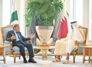 Prim Minister Shehbaz, Qatari Amir exchange Eid greetings; discuss bilateral ties