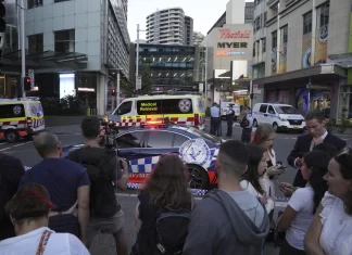 Five killed in Sydney shopping center attack