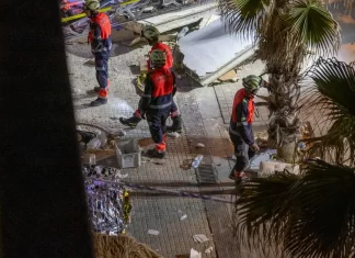 Four dead and 27 injured in the collapse of a beach restaurant full of tourists in Palma