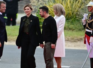 ’We will not weaken’: Macron tells Ukraine at D-Day ceremony