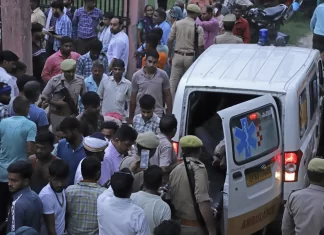 How did a religious gathering in India turn into a deadly stampede?