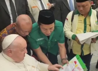 Pope, Indonesian interfaith youth sign “Jakarta-Vatican Declaration”