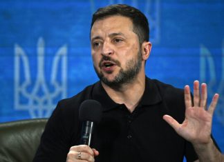 Zelensky asks Trudeau to help Ukraine win permission to strike deep into Russia