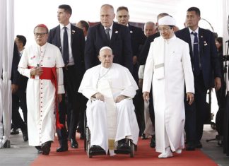 Pope Francis, grand imam of Southeast Asia’s largest mosque make joint call to fight violence, protect planet