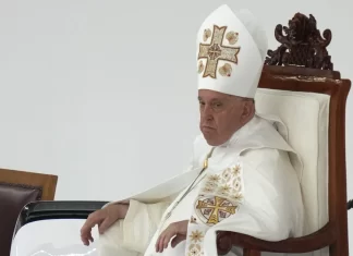 Pope heads to Papua New Guinea after final Mass in Indonesia before an overflow crowd of 100,000