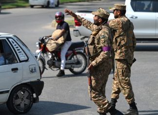 Three Pakistani policemen martyred in attack at police HQ
