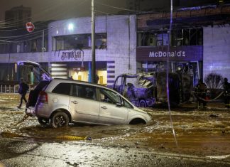 Russian attack kills four in Kyiv