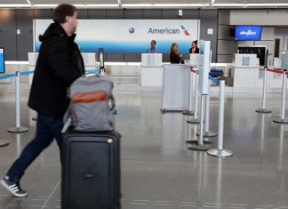 Canadian university teachers warned against traveling to the United States