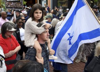 Israeli hostages highlighted at Boulder Jewish Festival after attack on group urging their release