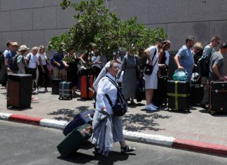 700 foreigners flee Iran to Azerbaijan, Armenia; evacuation from Israel begins