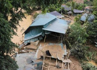 Flash floods kill three in Vietnam, nine missing