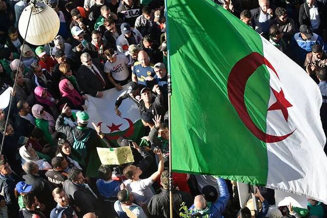 afp_algeria_flag_1