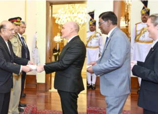 Newly Appointed Envoys Present Credentials to President Zardari