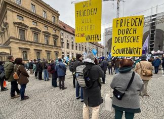 Demonstrations against security conference and arms supplies to Kiev have begun in Munich