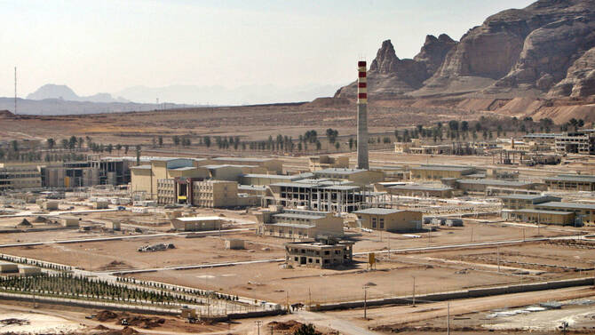 03iran-live-isfahan-jcbk-videosixteenbyninejumbo1600