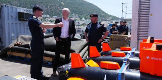 Britain’s navy prepares to clear mines in the Strait of Hormuz while waiting for a peace deal