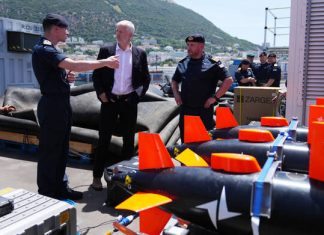 Britain’s navy prepares to clear mines in the Strait of Hormuz while waiting for a peace deal