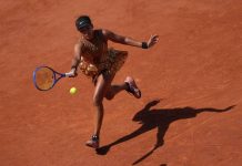 Naomi Osaka moves into French Open third round