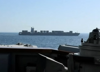 Crew of Seized Iranian Vessel Transferred to Pakistan in Diplomatic Gesture