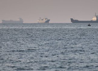 Iran Announces Closure of Strait of Hormuz Following Renewed US Strikes