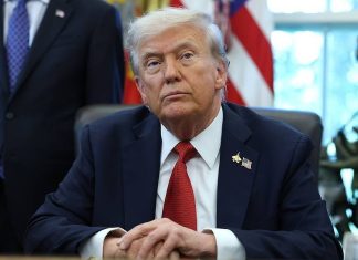 Trump Says US-Iran Deal to Be Signed Sunday, Strait of Hormuz to Reopen