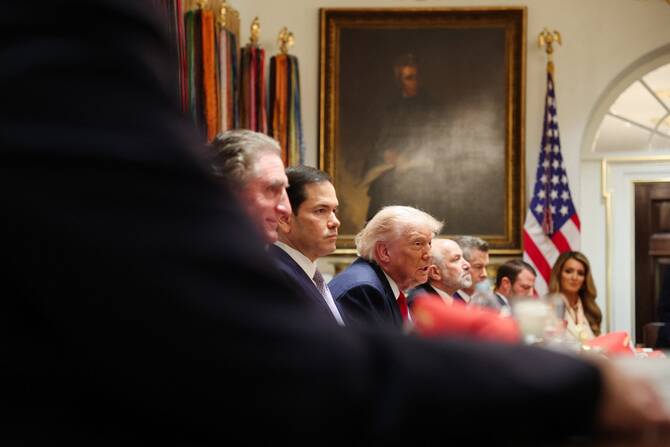 afp_20260527_2278472323_v3_highres_presidenttrumpmeetswithhiscabinetatthewhiteh_1