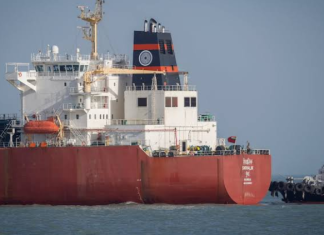 Iran’s Revolutionary Guards Halt Three Oil Tankers in Strait of Hormuz