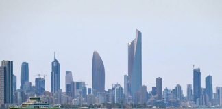 US-Iran Tensions Escalate as Tehran Targets American Bases in Gulf; Strait of Hormuz Security Crisis Deepens