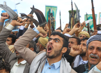 Explosions Heard in Riyadh After Air-Raid Alert as Houthi Attacks Intensify